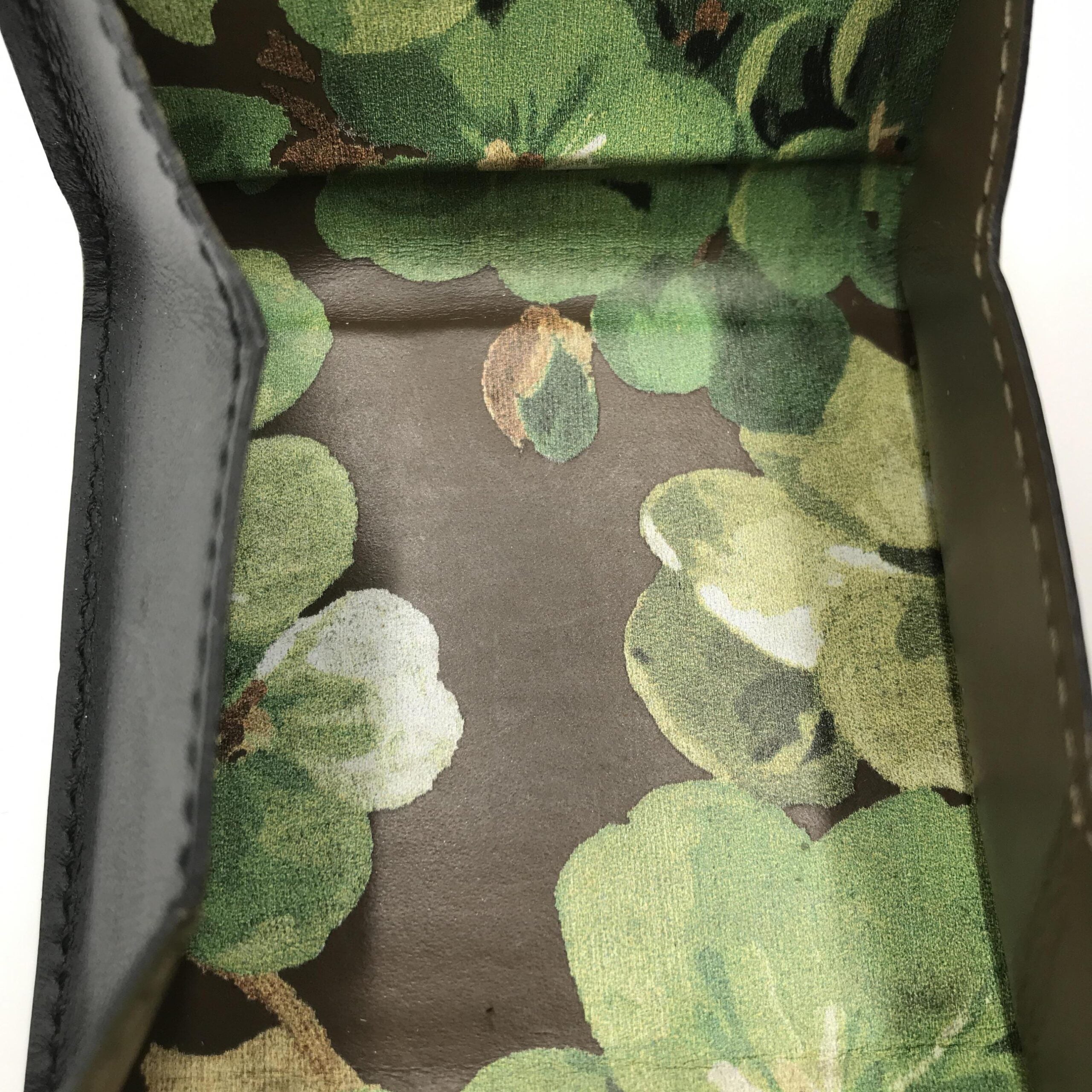 Gucci - IN THE FAME Compact Leather Wallet With Sleek Design