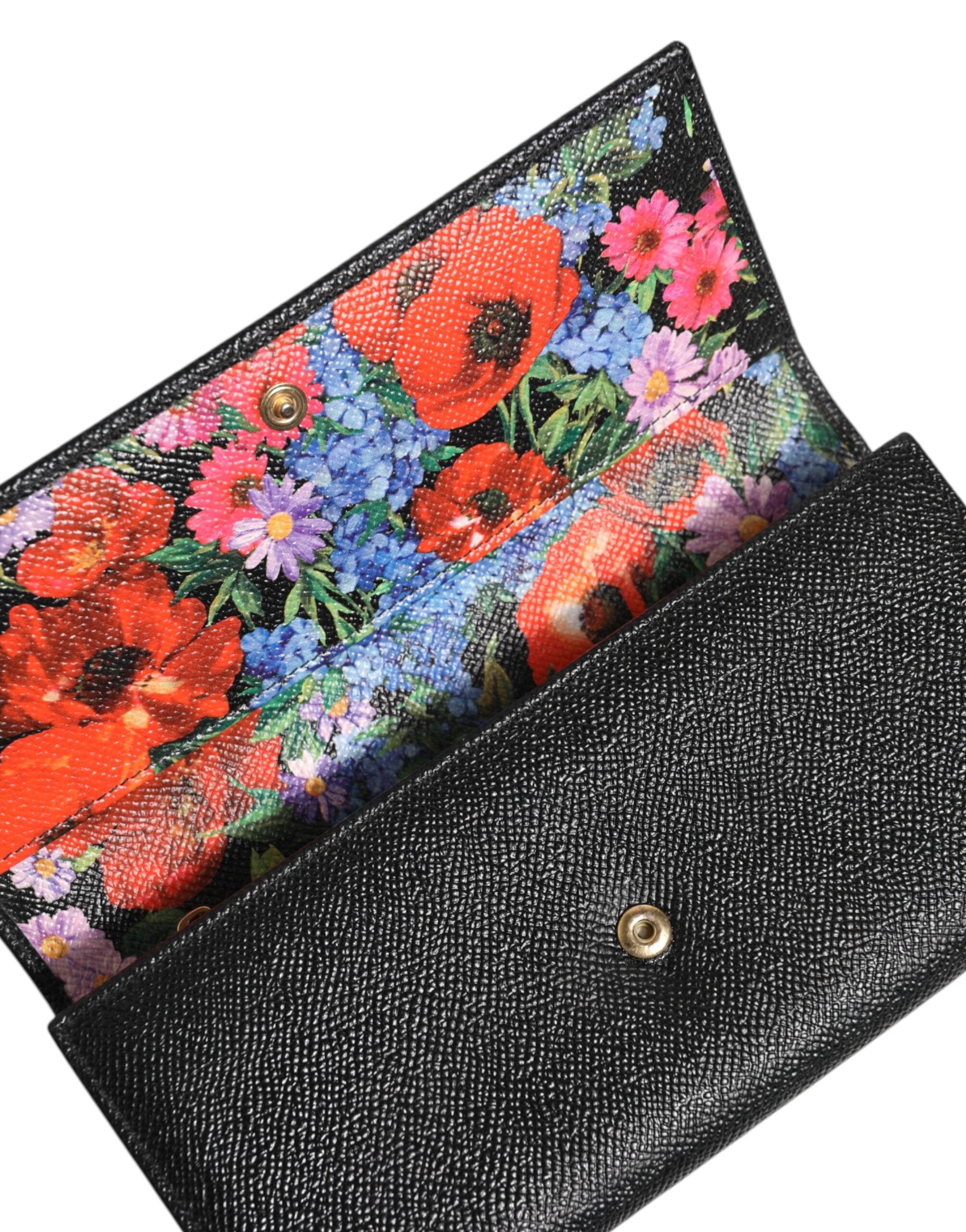 Cartera para tarjetas de tres pliegues con placa de logotipo de cuero negro